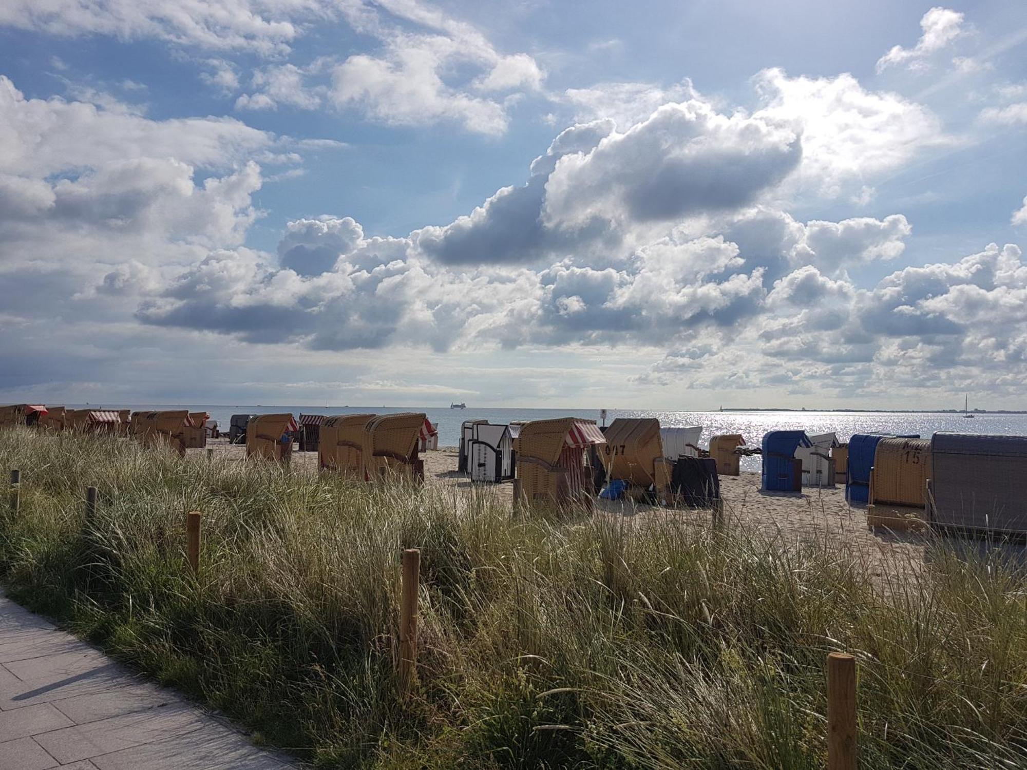 Strande, Fast Am Strand 外观 照片